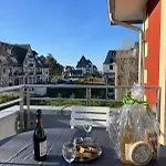 At 2 Min Walk From The Apartament