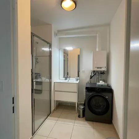 Apartamento At 2 Min Walk From The