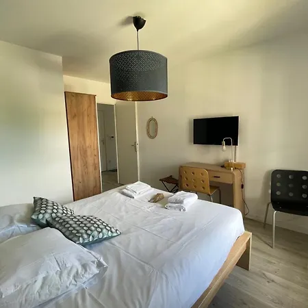 Apartamento At 2 Min Walk From The