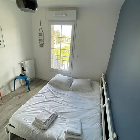 At 2 Min Walk From The Apartamento Bénerville-sur-Mer