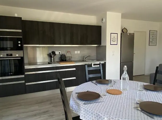 At 2 Min Walk From The Apartamento