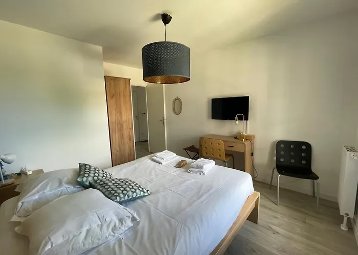 Apartamento At 2 Min Walk From The